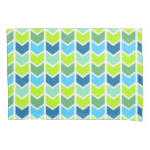 Modern Green and Blue Geometric Chevron Pattern 枕カバー (正面)