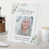 Modern Green and White Floral Pedestal Sign 台座サイン (インサイチュ)