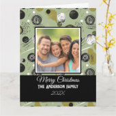 Modern Green Boho Abstract Christmas Family Photo カード (黄色い花)