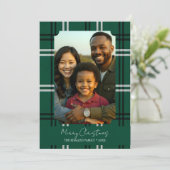 Modern Green Plaid Family Photo Holiday Greeting カード (スタンド正面)
