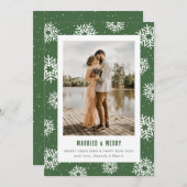 Modern Green Snowflake Photo Newlywed シーズンカード (正面/裏面)