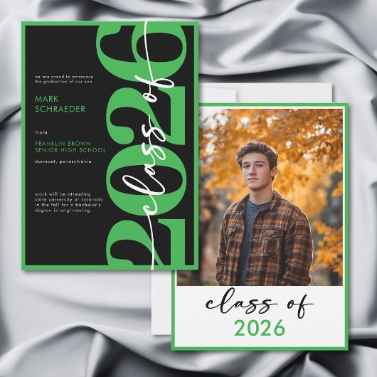 Modern Green Typography Graduation Announcement 招待状