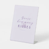 Modern Guess How Many Kisses Bridal Shower Game 台座サイン (正面)