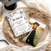 Modern Hand Drawn She did it Graduation Party 招待状