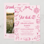 Modern Hand Drawn She did it Pink Graduation Party 招待状 (正面/裏面)