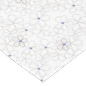 Modern Hand-drawn Taupe Periwinkle Flower テーブルクロス (アングル)