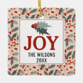 Modern Holly Berry Christmas Botanical Joy Family セラミックオーナメント (正面)
