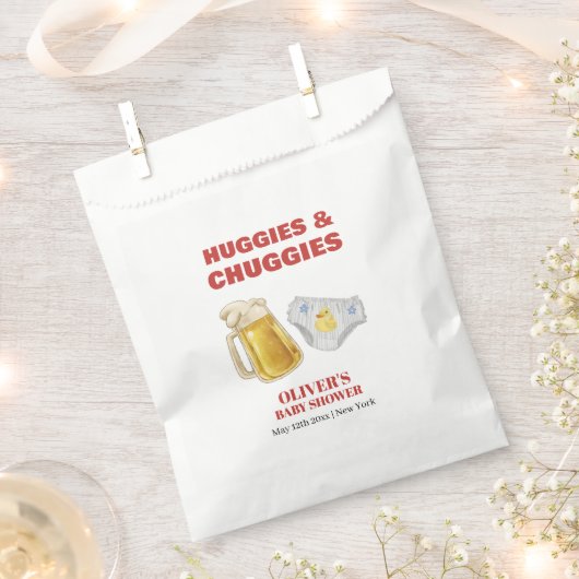 Modern Huggies Chuggies Beer Diaper Baby Shower フェイバーバッグ (クリップ留めされた状態)