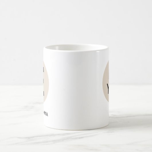 Modern Initial Mug – “E is for [Name]” Design コーヒーマグカップ (中央)