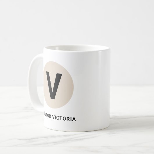 Modern Initial Mug – “V is for [Name]” Design コーヒーマグカップ (正面左)