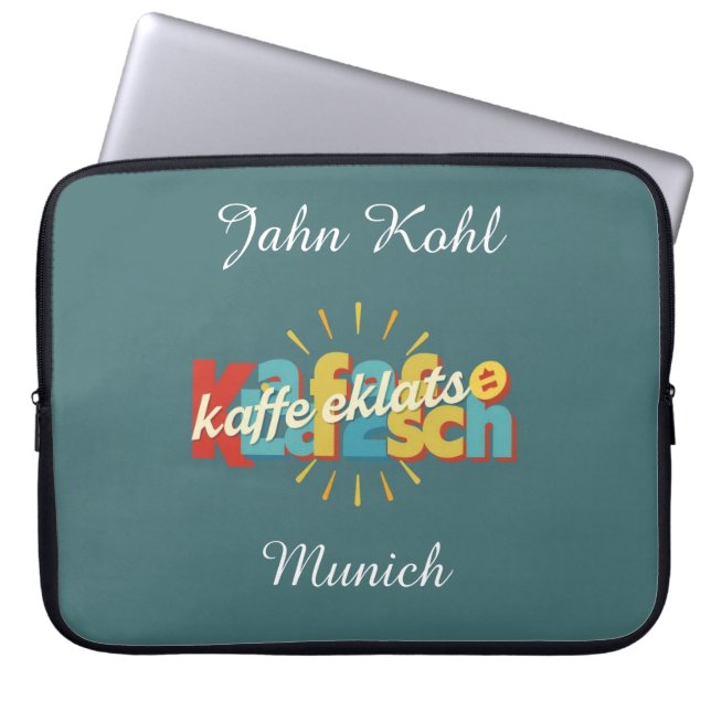 Modern Kaffeeklatsch German Heritage Personalized ラップトップスリーブ (正面)