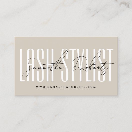 Modern lash stylist script typography beige ロイヤリティカード (正面)