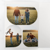 Modern Layout Family Photo Christmas Holiday 三つ折り招待状 (内部最初)