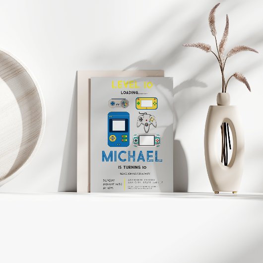 Modern level 10 Video Game Birthday Party  招待状