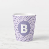 Modern Lilac Purple Diagonal Stripes Monogram カフェラテマグ (正面)