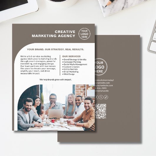 Modern Logo Photo QR Marketing Business チラシ