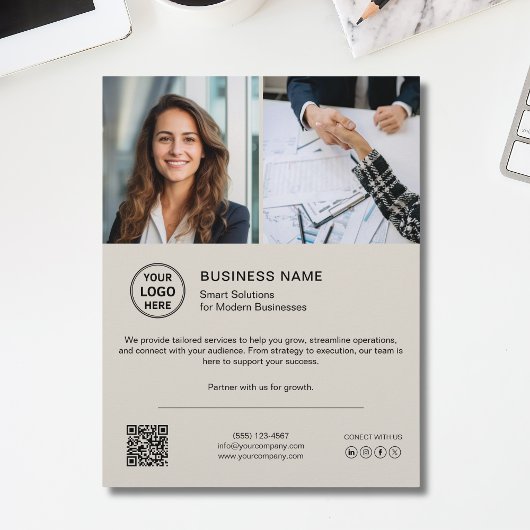 Modern Logo Photo QR Social Media Business Flyer チラシ