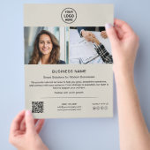 Modern Logo Photo QR Social Media Business Flyer チラシ (手)