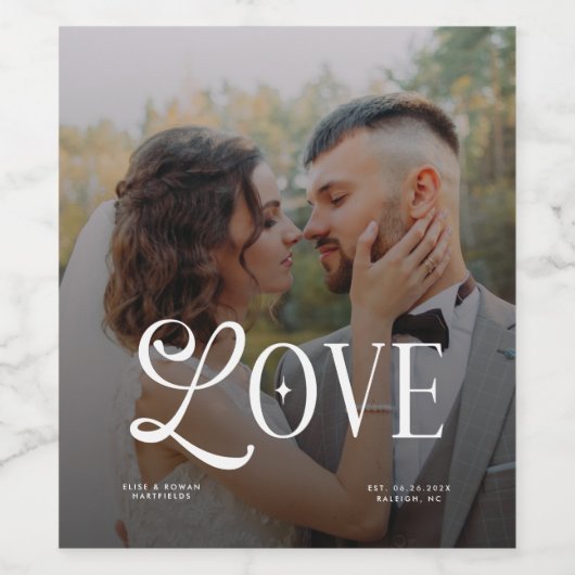 Modern Love Custom Wedding Photo Couples Monogram ワインラベル (シングルラベル)
