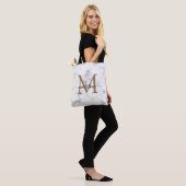 Modern Marble Gold Girly Script Monogram トートバッグ (モデル)