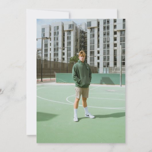 Modern Maroon Sporty Stripes Graduation Party 招待状 (裏面)