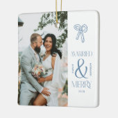 Modern Married and Merry Newlywed Bow Christmas セラミックオーナメント (左)