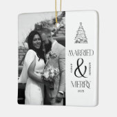 Modern Married and Merry Newlywed Bow Christmas セラミックオーナメント (左)