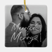 Modern Married and Merry Newlywed Script Christmas セラミックオーナメント (正面)