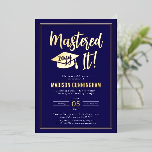 Modern Mastered It Master's Degree Graduation  箔招待状 (立ち正面)