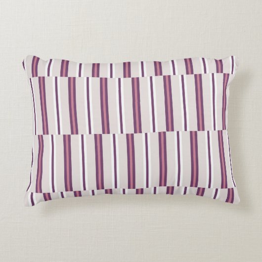 Modern Mauve and Plum Stripe アクセントクッション (正面)
