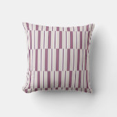 Modern Mauve and Plum Stripe クッション (正面)