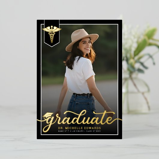 Modern Medical School Graduate Photo Graduation 箔招待状 (立ち正面)