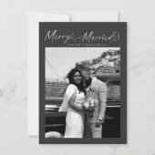 Modern Merry and Married Newlywed Script Christmas シーズンカード (正面)