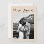 Modern Merry and Married Newlywed Script Christmas シーズンカード (正面)