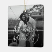 Modern Merry and Married Newlywed Script Christmas セラミックオーナメント (左)