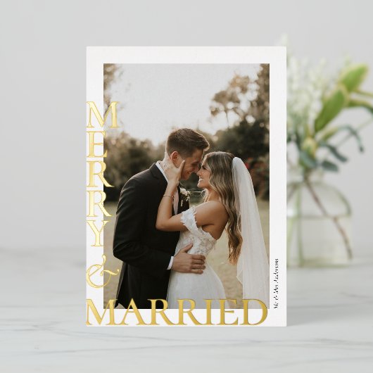 Modern Merry Married Photos Gold Script 箔シーズンカード (立ち正面)