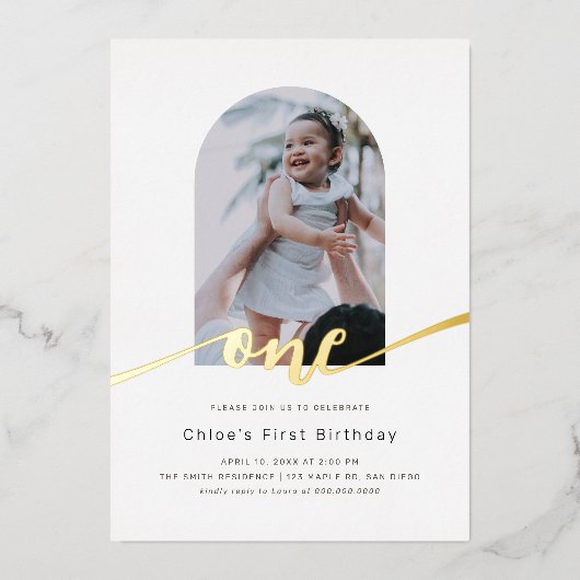 Modern Minimal Arch Photo First Birthday 箔招待状 (正面)