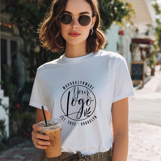 Modern Minimal black Your Logo Social Business Tシャツ