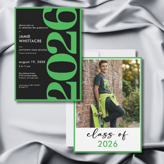 Modern Minimal Green Typography Graduation Party 招待状