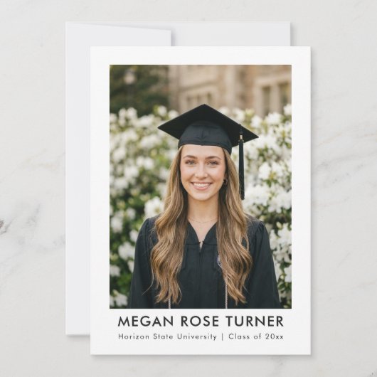 Modern Minimal Three Photo Graduation Party 招待状 (正面)