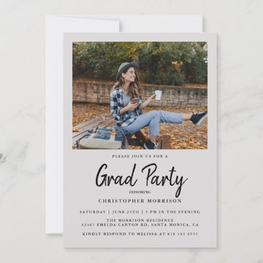 Modern Minimal Two Photo Graduation Party 招待状 (裏面)