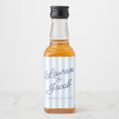 Modern Minimalist Blue Stripes Wedding Mini リキュールボトルラベル (正面)