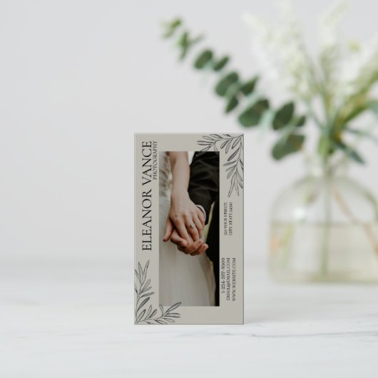 Modern Minimalist Botanical Monogrammed Logo 名刺 (スタンド正面)