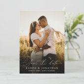 Modern Minimalist Calligraphy Crest monogram Photo セーブザデート (スタンド正面)