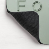 Modern Minimalist FOCUS Quote Sage Green Aesthetic マウスパッド (コーナー)