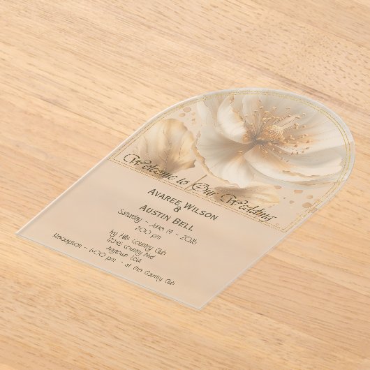 Modern Minimalist Gold and White Wedding アクリル招待状 (レイダウン)