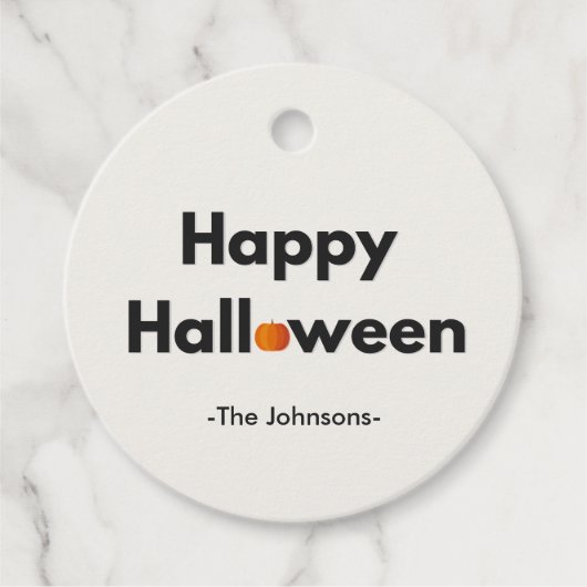 Modern Minimalist Halloween – Personalized Pumpkin フェイバータグ (正面)