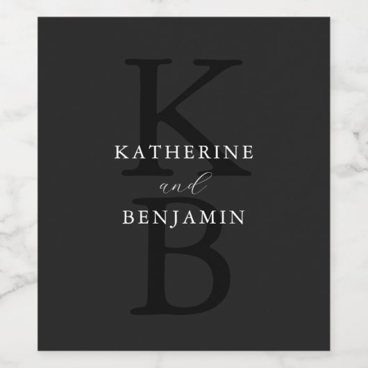 Modern Minimalist Matte Black Monogram Wedding ワインラベル (シングルラベル)