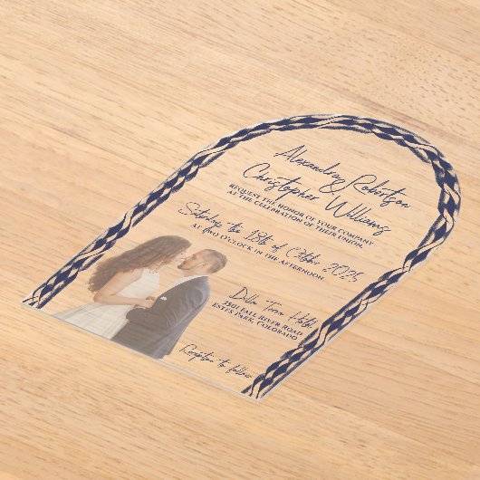 Modern Minimalist Photo & Sleek Script Wedding アクリル招待状 (レイダウン)