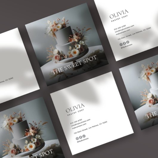 Modern Minimalist Photo & Socials Bakery スクエア名刺